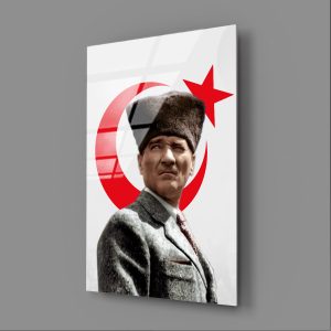 Atatürk'ün Eşsiz Portresi Kırmızı Ay ve Yıldız Detaylarıyla Cam Tablo