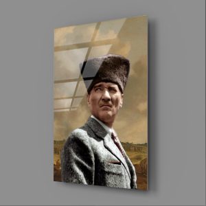 Atatürk'ün İhtişamı Kalpaklı Renkli Portresi Cam Tablo
