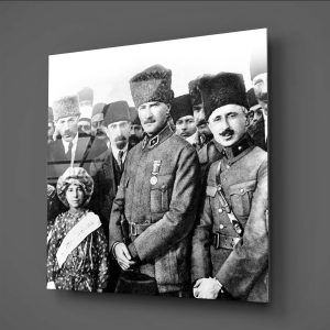 Büyük Önderin Çocuk Sevgisi Cam Tablo