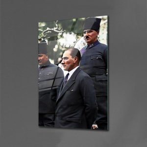 Zaferin İzleri Atatürk'le Birlikte Yürüyen Kahramanlar Cam Tablo