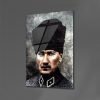 Kalpaklı Kahraman: Mustafa Kemal Atatürk Cam Tablo